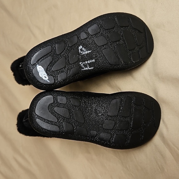 Lil Karena Faux Suede Boots Size: 8 NWOT - Picture 6 of 8